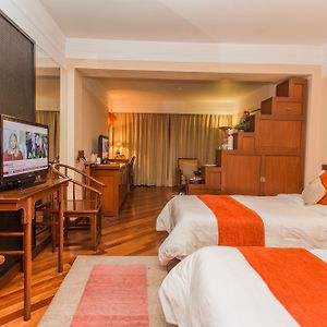 Deluxe King Suite on Food Beverages